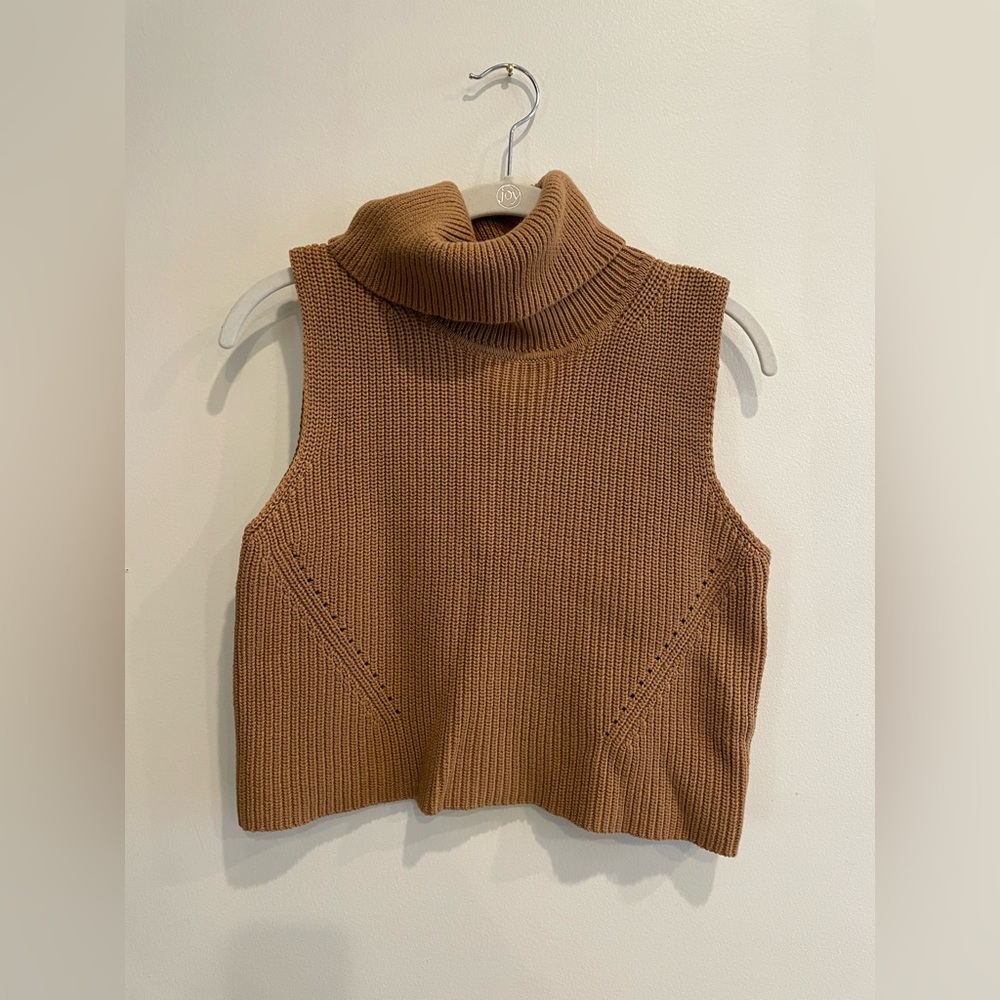Sleeveless Turtleneck Sweater (S)